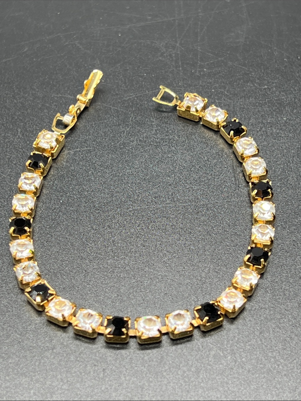 Vintage Trifari Black & Clear Rhinestone Tennis Bracelet Gold Tone 7.75” - Picture 8 of 10